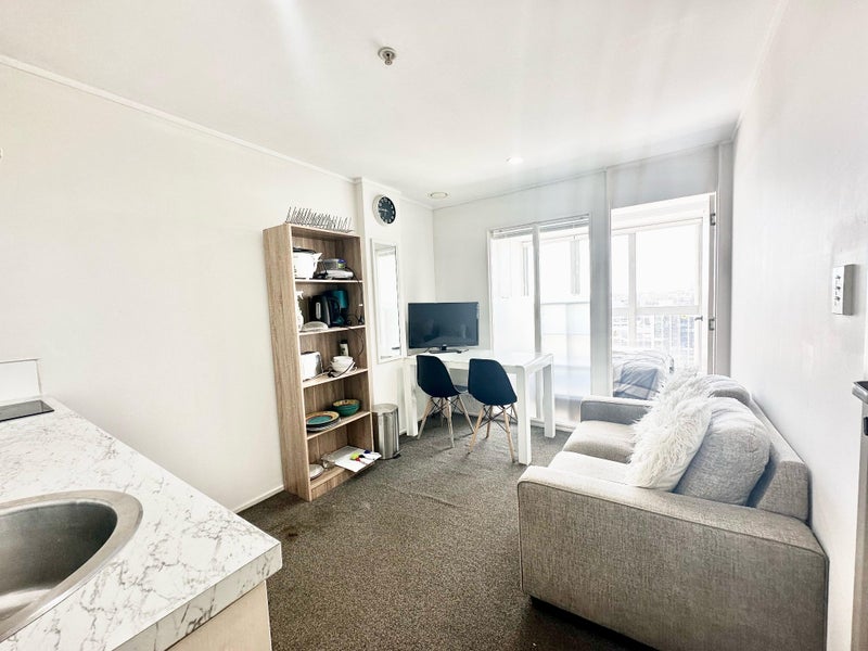 929/72 Nelson Street, Auckland Central, Auckland - Carousel 1