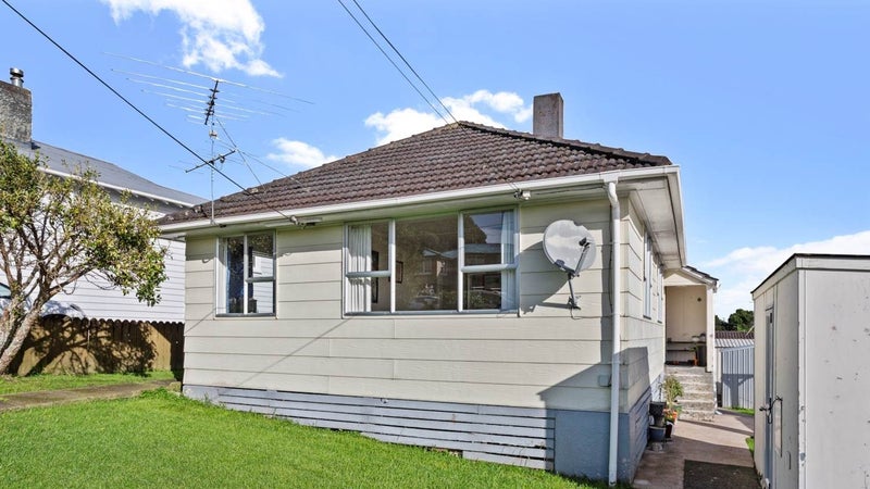 41 Puriri Street, Helensville, Helensville - Carousel 1