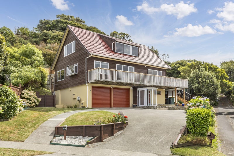 63 Ayton Drive, Whitby, Porirua - Carousel 1