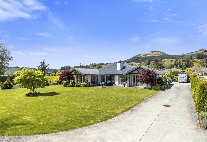 20 Orchard Grove, East Taieri, Mosgiel - Carousel 1