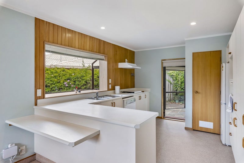 46 The Drive, Paraparaumu Beach, Paraparaumu - Carousel 2