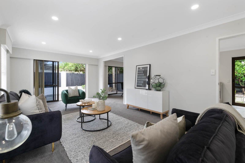 2/22 Beaumaris Way, Conifer Grove, Takanini - Carousel 2