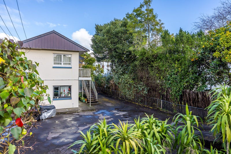4/22 Fairview Road, Mount Eden, Auckland - Carousel 13