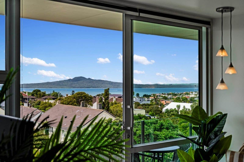 3/160 Kepa Road, Orakei, Auckland - Carousel 1