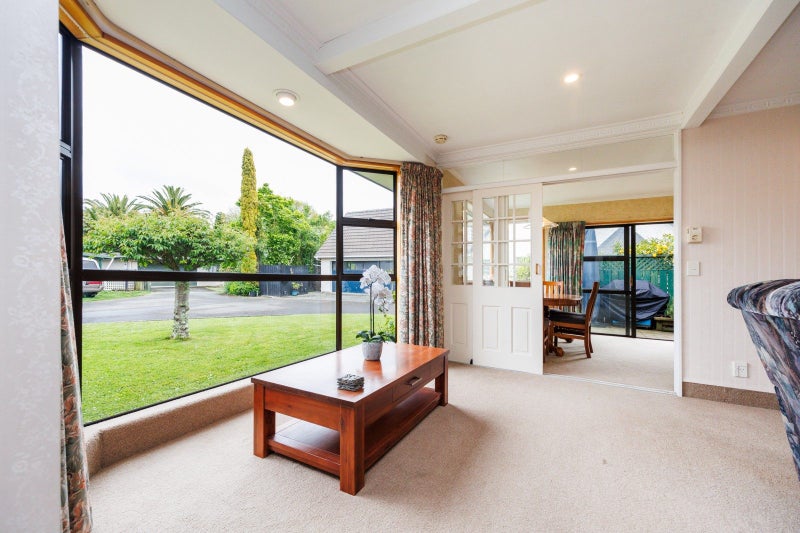 8 Gregory Close, Palmerston North, Palmerston North - Carousel 2