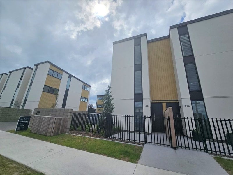 1/5E Maranui Street, Mount Maunganui, Mount Maunganui - Carousel 1