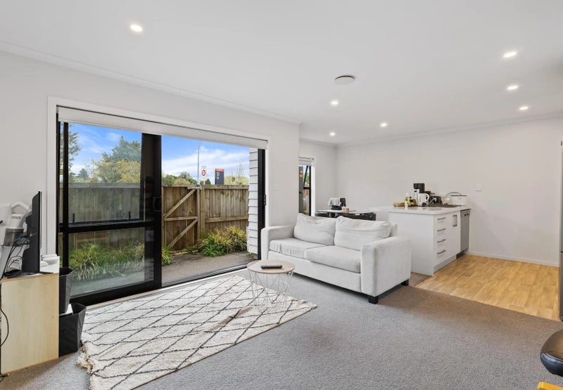 2/135 Silverdale Road, Silverdale, Hamilton - Carousel 2