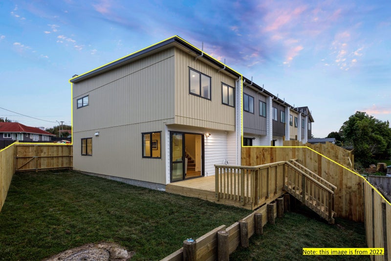 14/25 Vodanovich Road, Te Atatu South, Auckland - Carousel 1