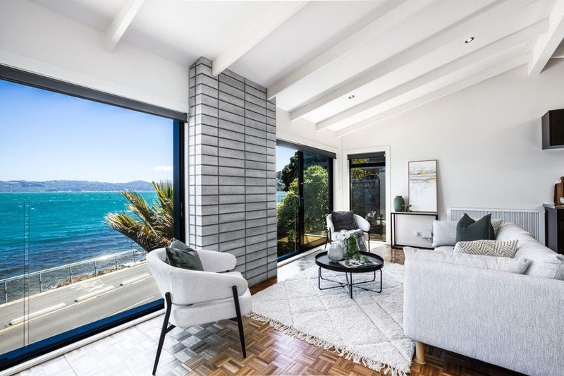 725 Marine Drive, Eastbourne, Lower Hutt - Carousel 1