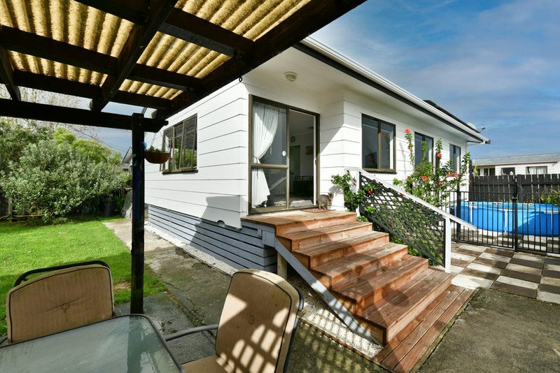 18A Parakai Avenue, Parakai, Helensville - Carousel 1