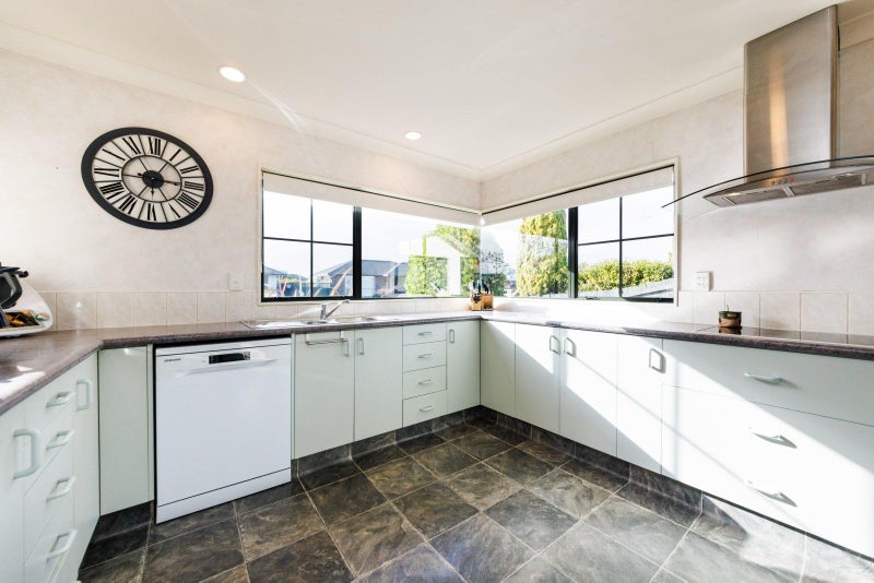 3 Montana Way, Milson, Palmerston North - Carousel 2