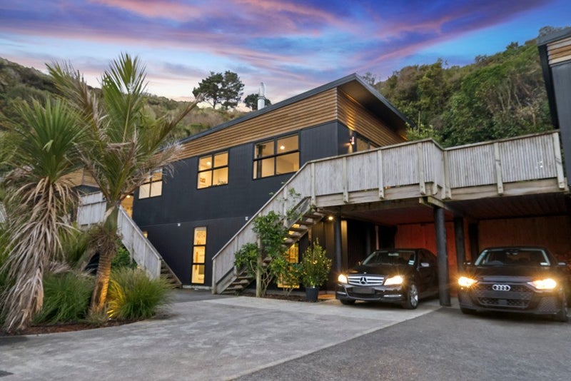 12 Appleton Place, Karori, Wellington - Carousel 1