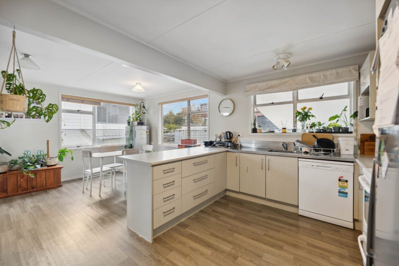 2/86 Tamatea Road, Taupō - Carousel 1
