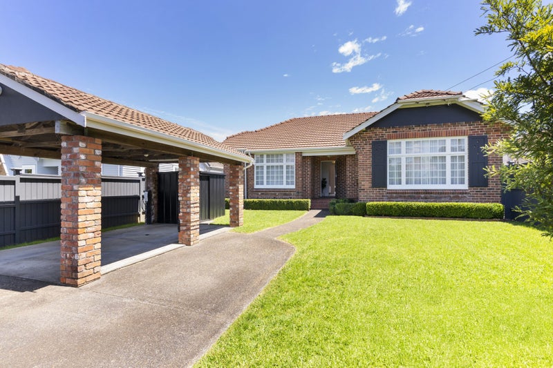 42 Athens Road, Onehunga, Auckland - Carousel 1