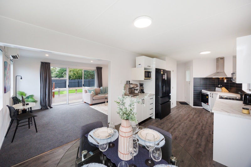 12 Capri Place, Awapuni, Palmerston North - Carousel 2