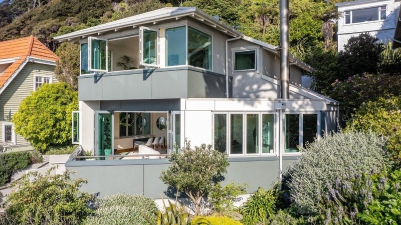 621 Marine Drive, Days Bay, Lower Hutt - Carousel 1