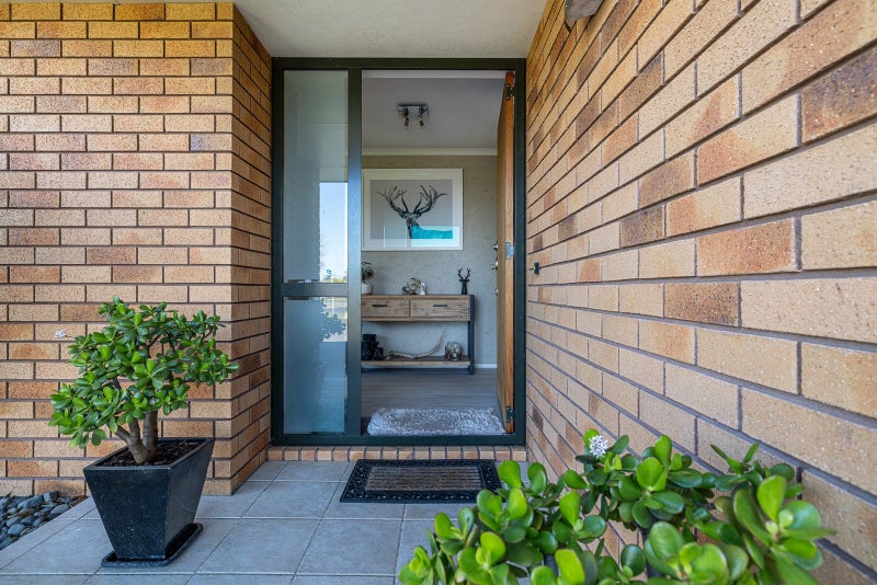 6 Shadbolt Drive, Leamington, Cambridge - Carousel 2