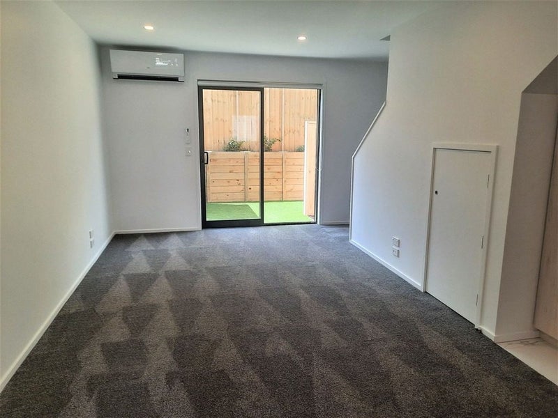 8/16 Nova Place, Christchurch Central, Christchurch - Carousel 2
