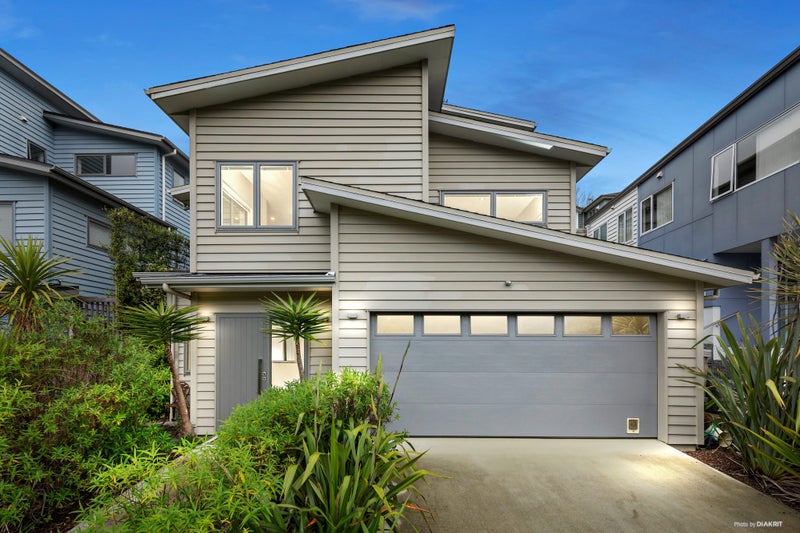 90 Kaipatiki Road, Glenfield, Auckland - Carousel 1