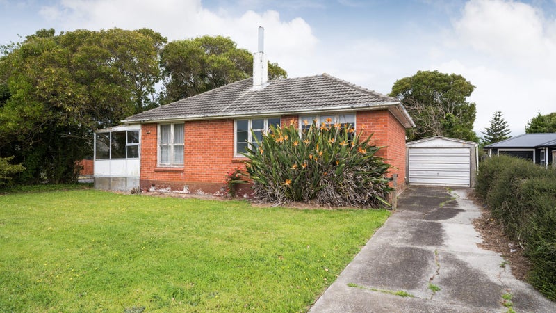 2 Newbury Street, Awapuni, Palmerston North - Carousel 1