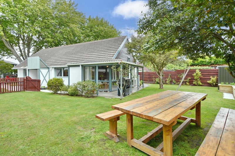 2/4 Egmont Place, Bishopdale, Christchurch - Carousel 1