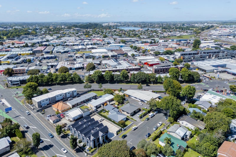 1 Hall Lane, Frankton, Hamilton - Carousel 20