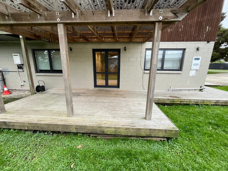 71 Edgewater Drive, Pakuranga, Auckland - Carousel 1