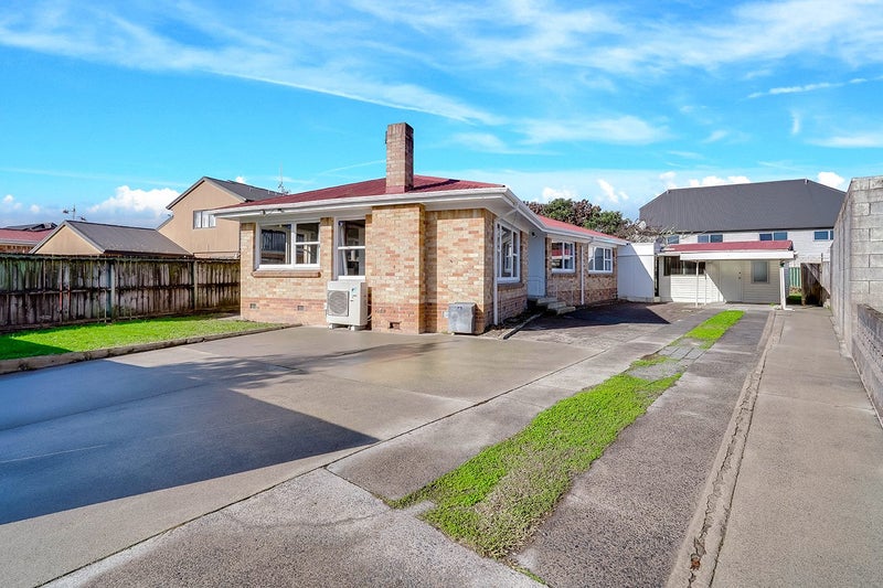 4 Beaumont Street, Hamilton East, Hamilton - Carousel 1