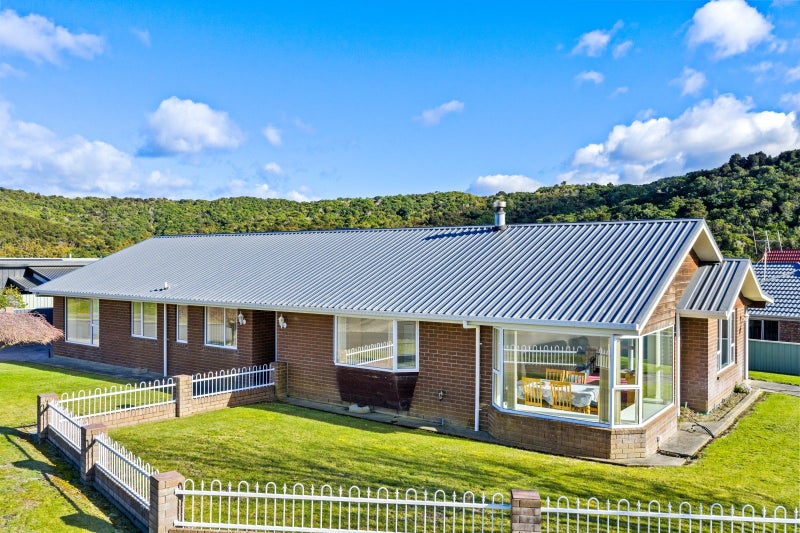 28 Ranui Street, Waikawa, Picton - Carousel 23