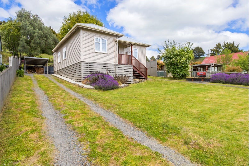 81 Sunshine Road, Taumarunui - Carousel 22