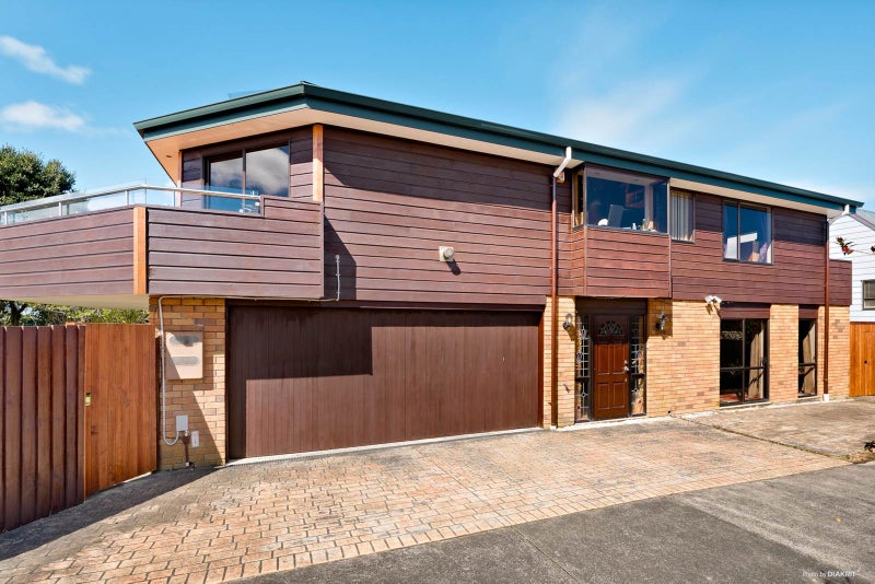 1/718 East Coast Road, Pinehill, Auckland - Carousel 1
