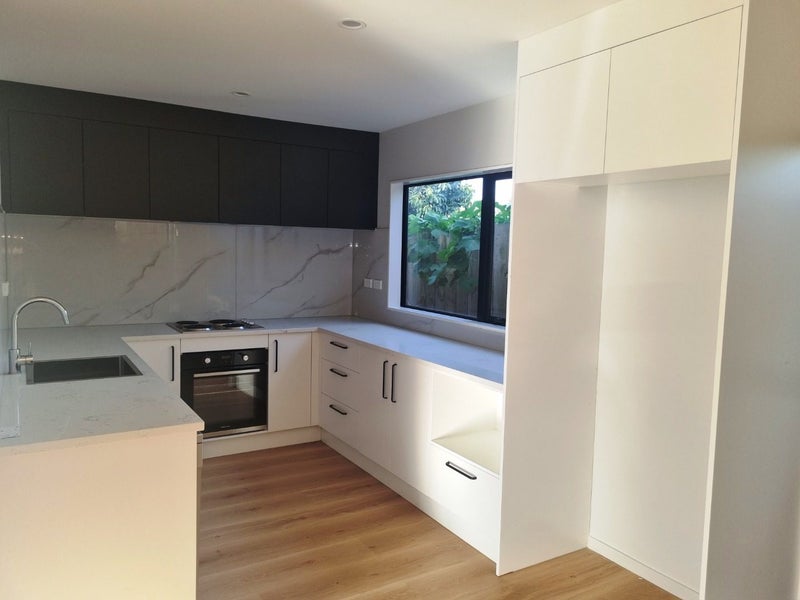 25 Crawford Avenue, Mangere Bridge, Auckland - Carousel 2