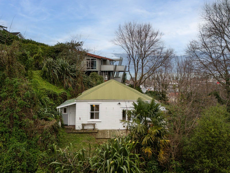 19 Milton Road, Bluff Hill, Napier - Carousel 1