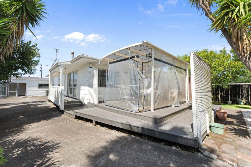 17 Hindmarsh Street, Henderson, Auckland - Carousel 2