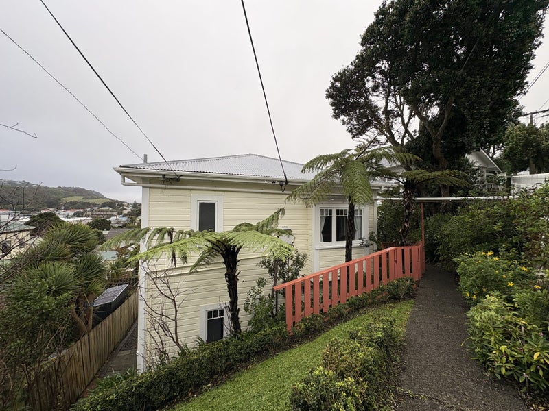8 Blythe St, Berhampore, Wellington, Wellington - Carousel 1