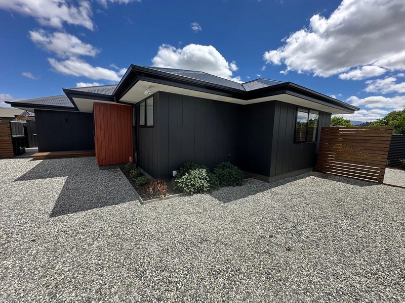 25A Royal Terrace, Alexandra - Carousel 2