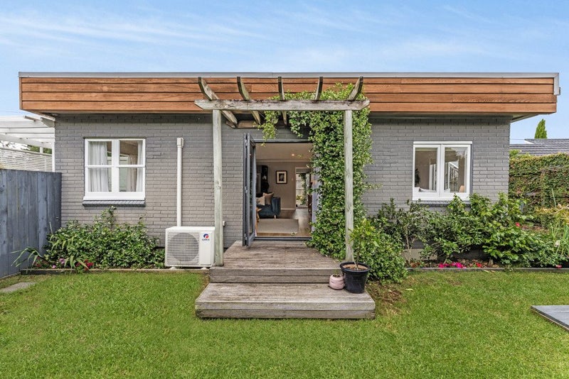 84 Banks Road, Mount Wellington, Auckland - Carousel 1