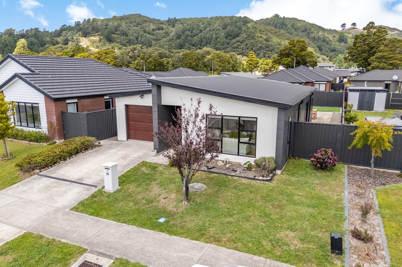 19 Te Kaeaea Crescent, Wallaceville, Upper Hutt - Carousel 34