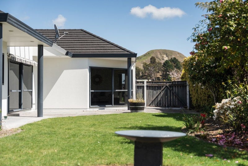 4 Regent Way, Taradale, Napier - Carousel 2