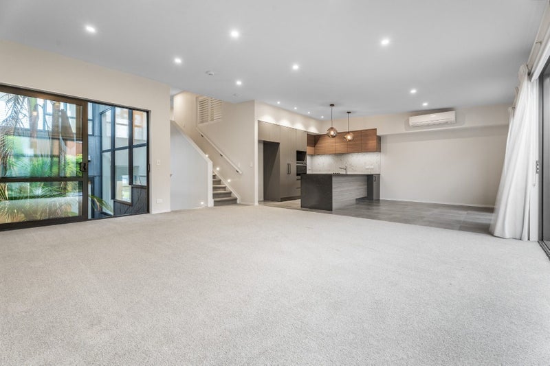 8 Gateway Avenue, Beachlands, Manukau City, Auckland - Carousel 2