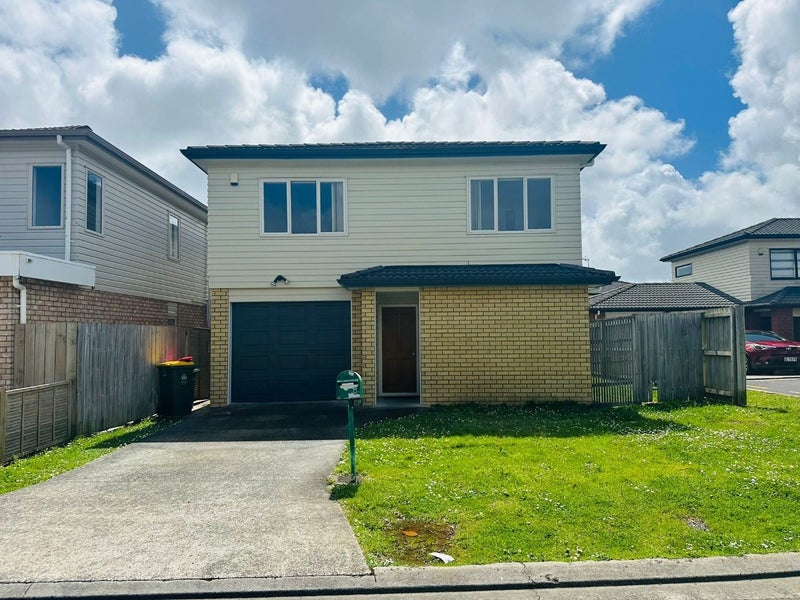 8 Magnolia Place, Flat Bush, Auckland - Carousel 1