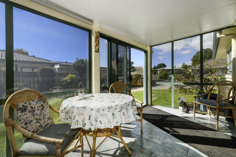 9B Manley Grove, Gate Pa, Tauranga - Carousel 1