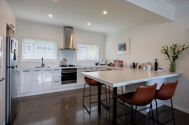 2/140 Te Mata Road, Havelock North, Havelock North - Carousel 2
