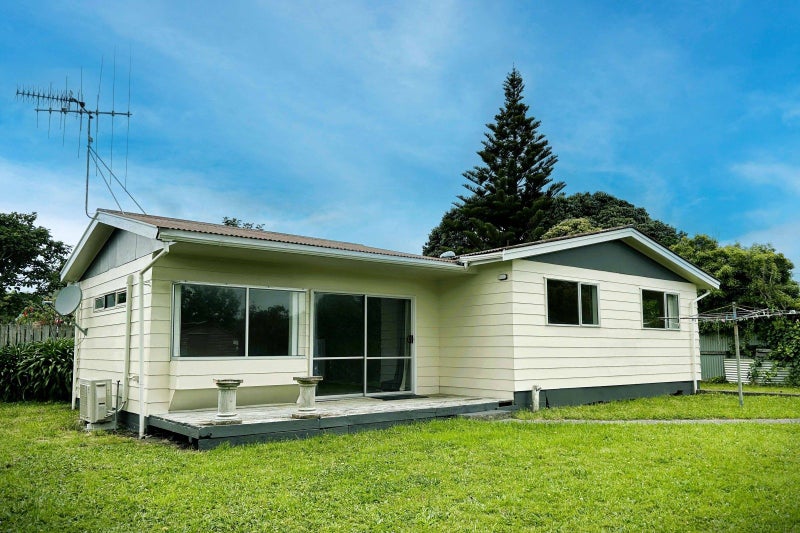 18A Kiharoa Street, Otaki Beach, Otaki - Carousel 1