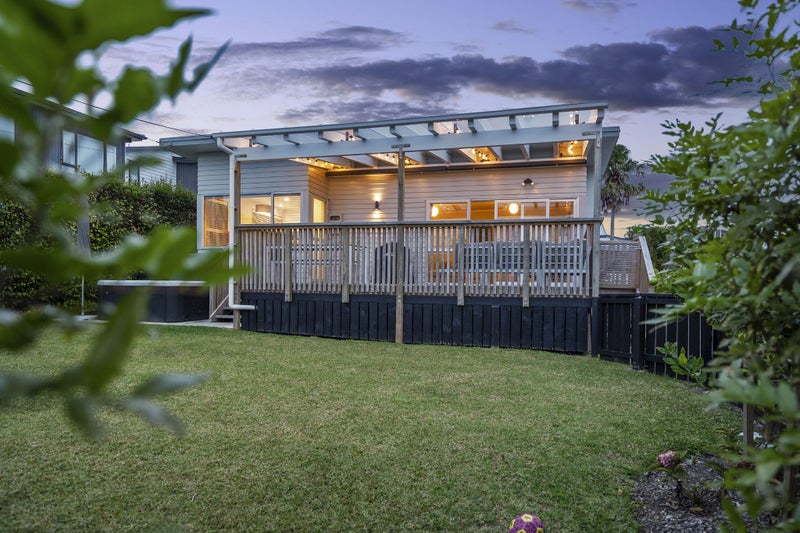 1/19 Montgomery Avenue, Belmont, Auckland - Carousel 1