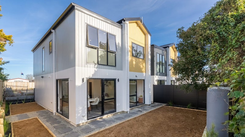 22 Bugle Road, Tōtara Park, Auckland - Carousel 1