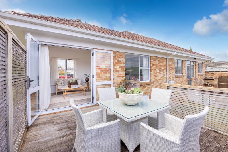 22 Forest Lake Road, Forest Lake, Hamilton - Carousel 2