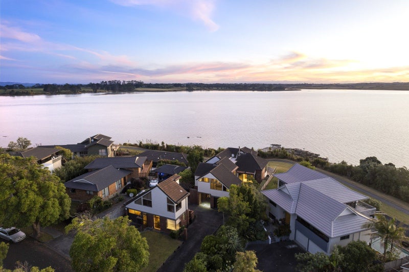 55 St Annes Crescent, Wattle Downs, Manukau City, Auckland - Carousel 1