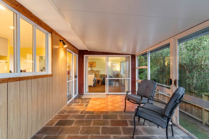 1/25 Tramway Road, Beach Haven, Auckland - Carousel 2