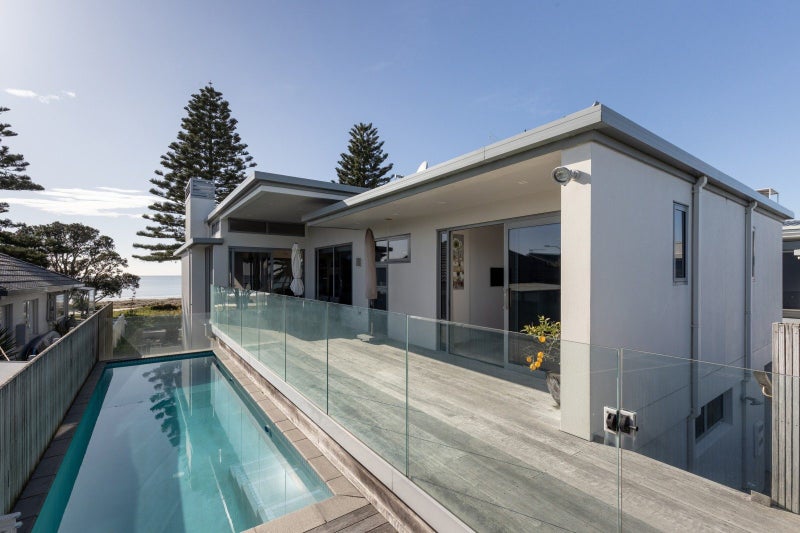 81 Marine Parade, Mount Maunganui, Mount Maunganui - Carousel 2